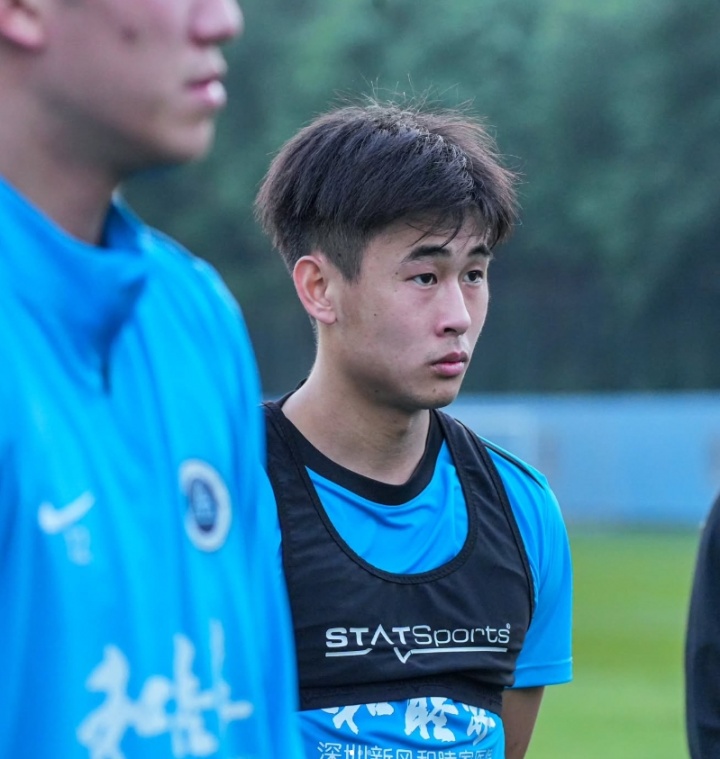 v体育-不顺！戴伟浚上赛季冬训ACL+在申花0出场 刚加盟新鹏城半月板撕裂