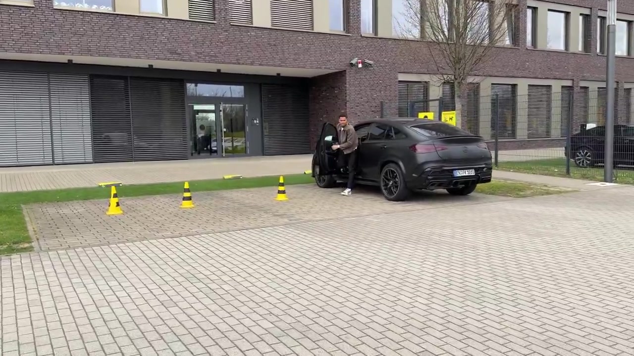 v体育-德天空:恩梅查已抵达俱乐部签新合同 他将成多特收入最高球员之一