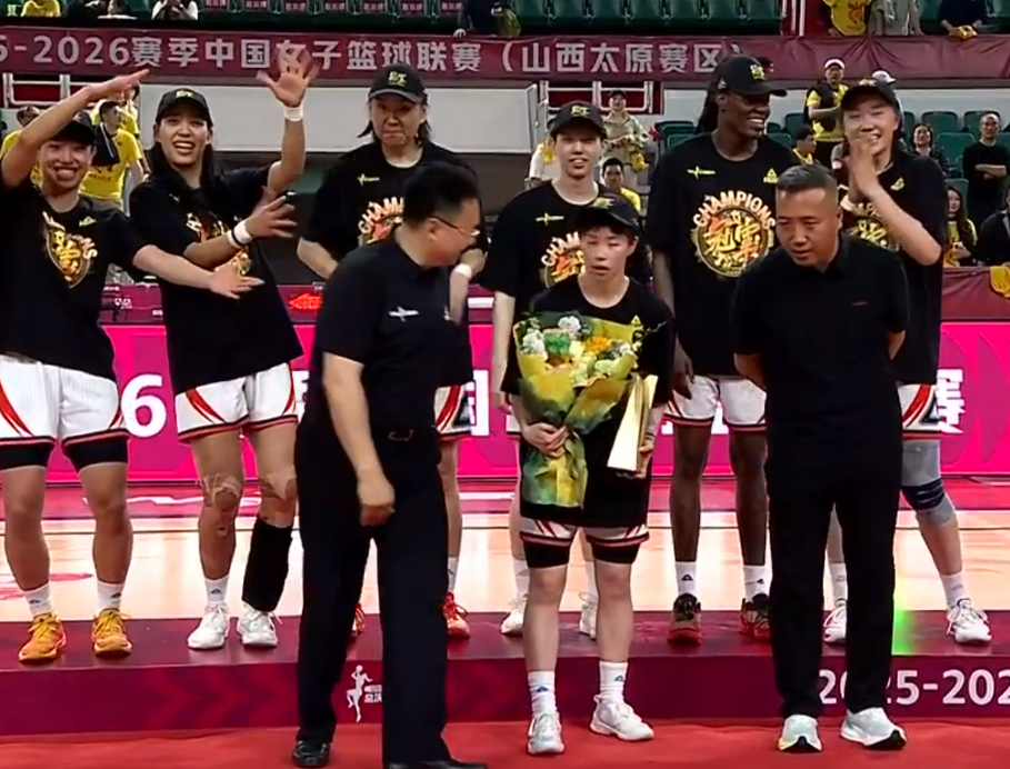 v站体育-李缘获FMVP！两记超远3分锁胜局 怒吼一幕令人泪目宫鲁鸣重选她？